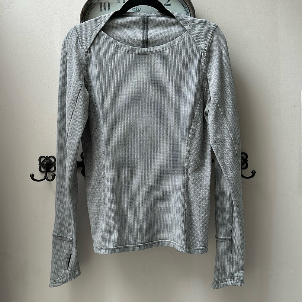 Lululemon Long Sleeve Active Top With Back Zip Pocket